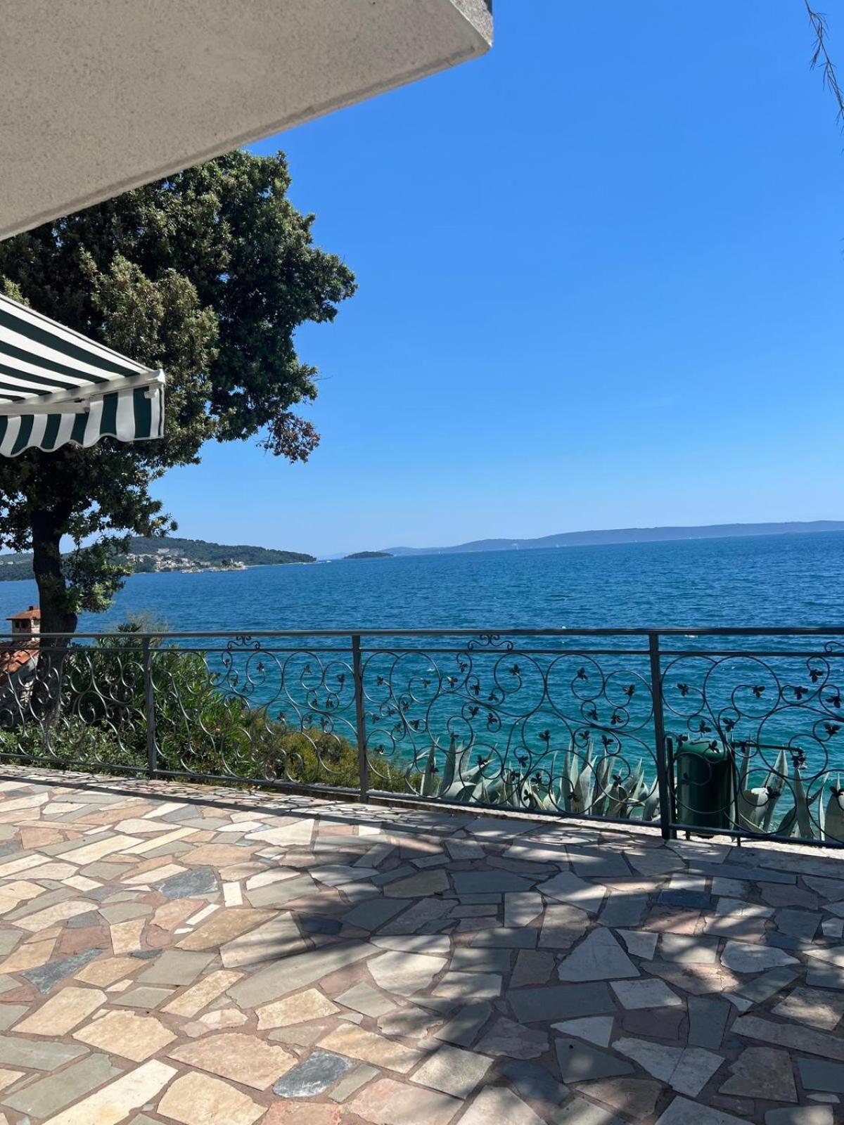 Villa Amarela Seget Vranjica Exterior foto